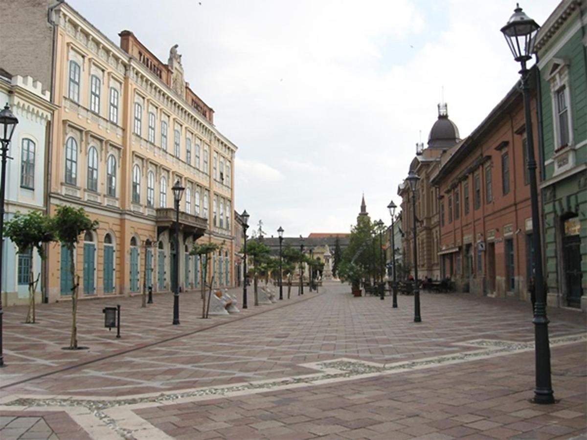Esztergom Central Exterior photo