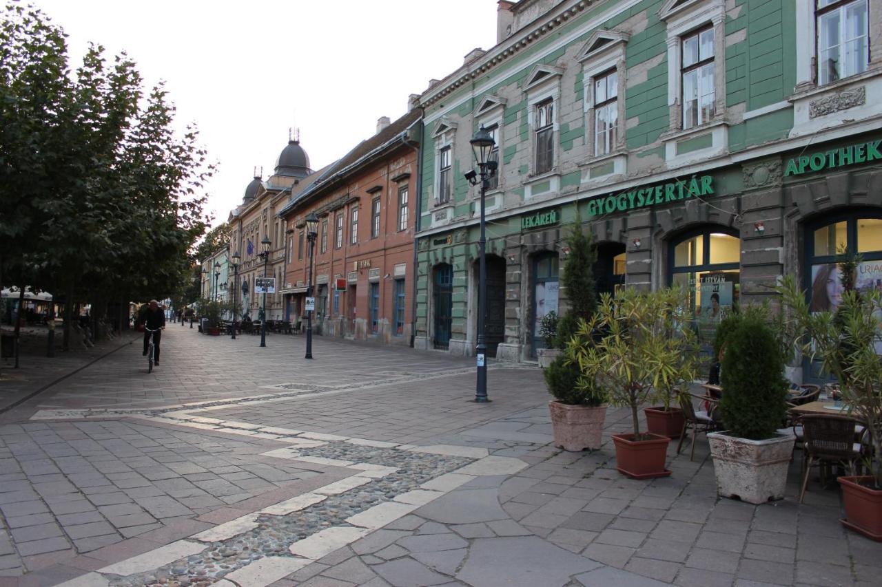 Esztergom Central Exterior photo